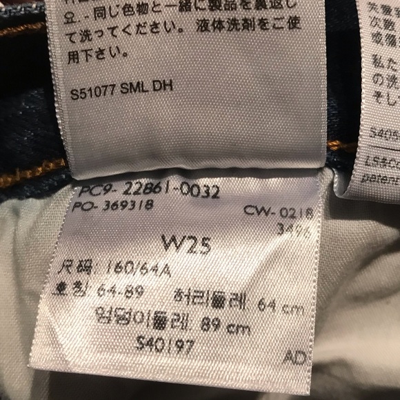 Levi’s Wedgie Icon Fit in Authentic Favourite Button Fly High Rise Jeans Size 25 - Picture 14 of 14